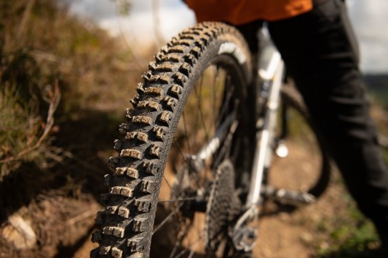 Goodyear Newton MTF & MTR - sjezdové pláště do tvrdého a blátivého terénu