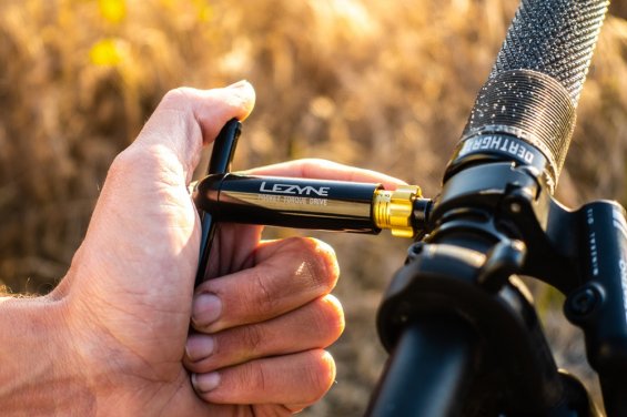 Momentový klíč Lezyne Pocket Torque Drive