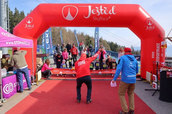 Ještěd SkyRace vstoupil do 10. ročník letošním prvním závodem
