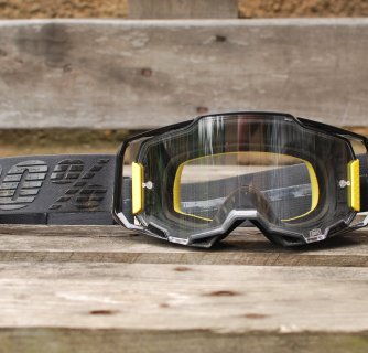 Test brýlí Armega Nightfall od značky 100%