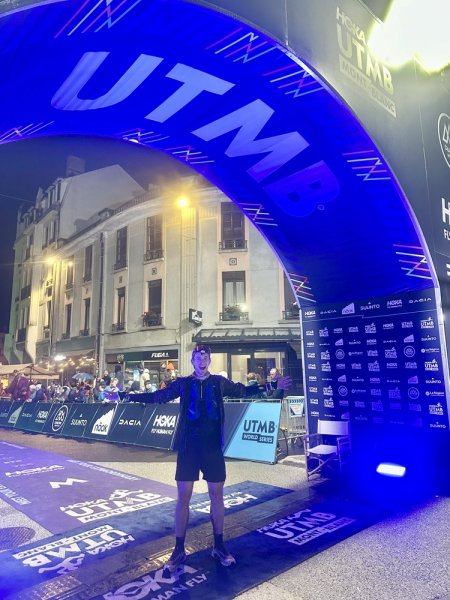 Ondřej Pavlů atakoval první 100 na UTMB/CCC 2025