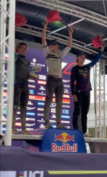 Adam Maxa zvítězil ve Světovém poháru UCI Enduro v Comblouxu