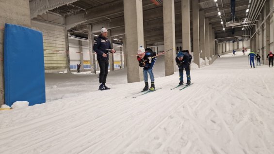 Mladé pušky rozjížděly běžky Kästle