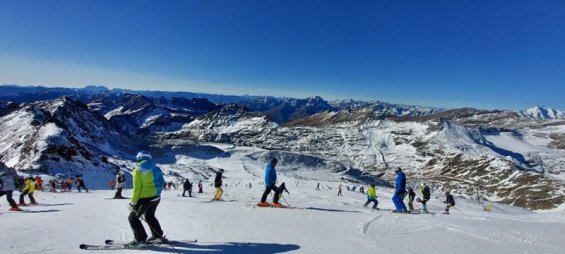 Zahajte lyžařskou sezónu na lyžích Kästle a Sporten