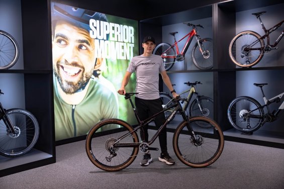 Olympijský vítěz Jaroslav Kulhavý vyráží do nové sezóny s českou značkou kol Superior