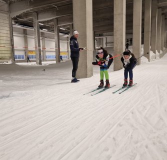 Mladé pušky rozjížděly běžky Kästle