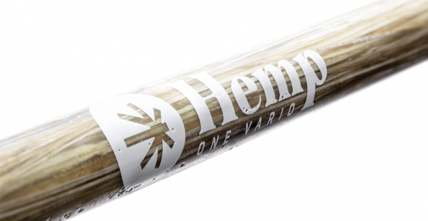 KENDERBŐL KÉSZÜLT TÚRABOT