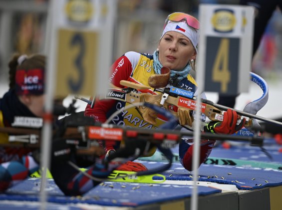 Lucie Charvátová si atmosféru MS v biatlonu v Novém Městě na Moravě užívá