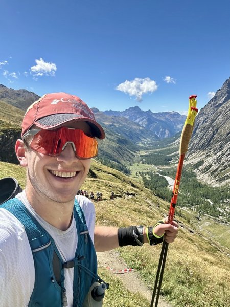 Ondřej Pavlů atakoval první 100 na UTMB/CCC 2025